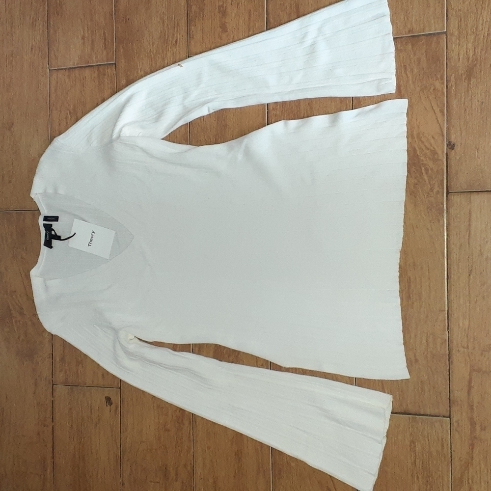 THEORY V.NECK TUNIC PULLOVER BELL SLEEVES WHITE LUSTRATE SIZE M